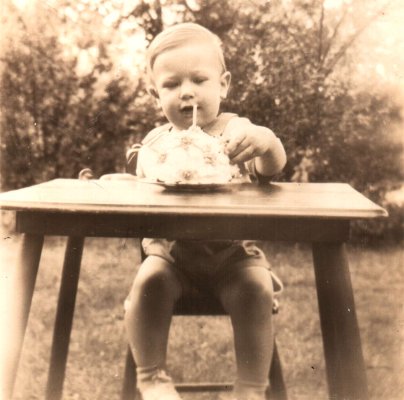 004-Harry 1 yr old.jpg.medium.jpeg